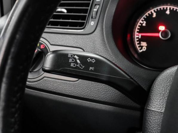 Volkswagen Polo V Рестайлинг с пробегом 2016 года, цена 1 299 000 рублей, 88544 км, седан, Автокод Объявления