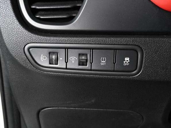 Kia Rio IV Рестайлинг с пробегом 2021 года, цена 1 729 000 рублей, 110198 км, хэтчбек, Автокод Объявления