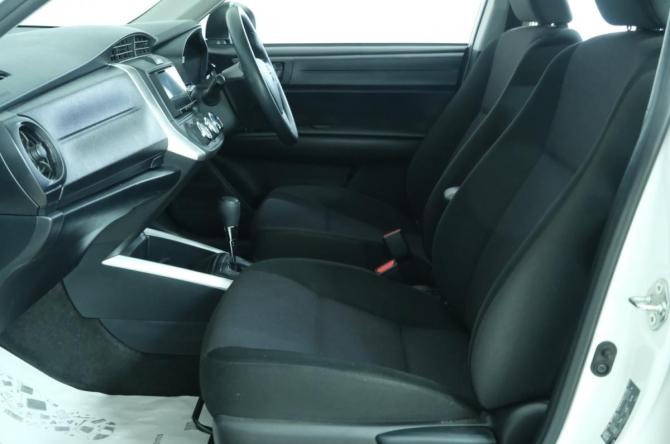 Toyota Corolla XI (E160 E170) Рестайлинг 2 с пробегом 2019 года, цена 1 699 000 рублей, 57330 км, универсал, Автокод Объявления