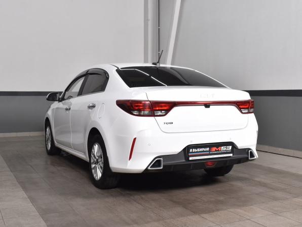 Kia Rio IV Рестайлинг с пробегом 2022 года, цена 1 654 999 рублей, 78050 км, седан, Автокод Объявления