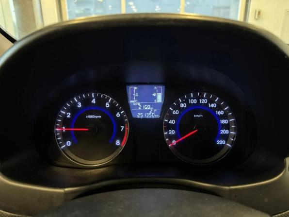Hyundai Solaris I Рестайлинг с пробегом 2014 года, цена 765 000 рублей, 251350 км, седан, Автокод Объявления