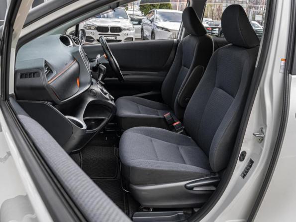 Toyota Sienta II с пробегом 2017 года, цена 1 800 000 рублей, 142686 км, компактвэн, Автокод Объявления