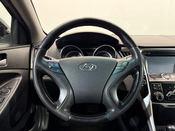 Hyundai Sonata VI (YF) с пробегом 2011 года, цена 1 175 000 рублей, 235092 км, седан, Автокод Объявления
