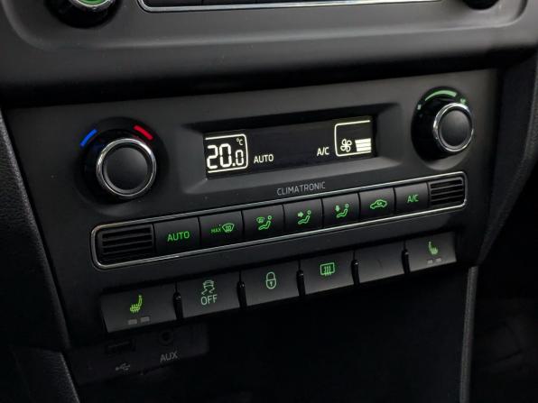 Skoda Rapid I с пробегом 2015 года, цена 1 040 000 рублей, 126466 км, лифтбек, Автокод Объявления