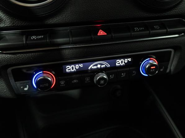 Audi A3 III (8V) Рестайлинг с пробегом 2018 года, цена 1 999 700 рублей, 102762 км, седан, Автокод Объявления