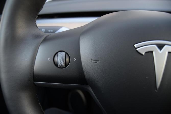 Tesla Model Y I с пробегом 2022 года, цена 3 595 000 рублей, 84750 км, внедорожник, Автокод Объявления