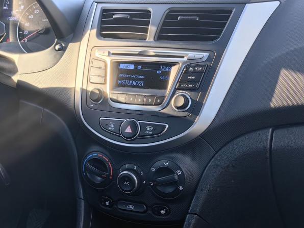 Hyundai Solaris I Рестайлинг с пробегом 2016 года, цена 829 000 рублей, 170000 км, хэтчбек, Автокод Объявления
