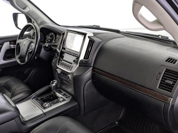 Toyota Land Cruiser 200 Series Рестайлинг 2 с пробегом 2018 года, цена 5 880 000 рублей, 233750 км, внедорожник, Автокод Объявления