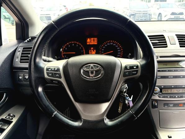 Toyota Avensis III Рестайлинг с пробегом 2011 года, цена 1 190 000 рублей, 162072 км, седан, Автокод Объявления