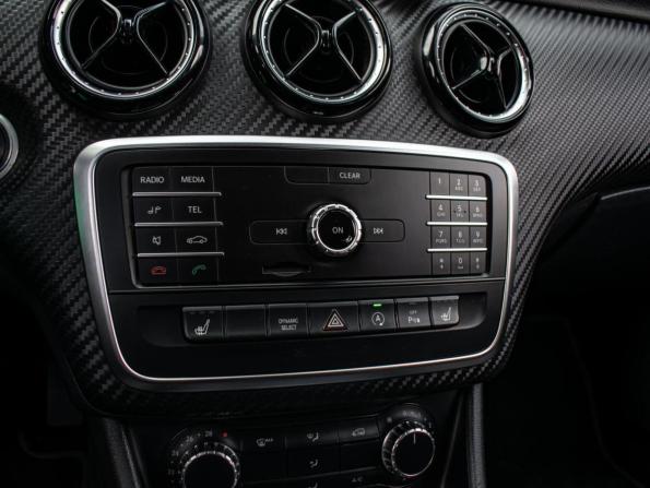 Mercedes-Benz GLA I (X156) Рестайлинг с пробегом 2019 года, цена 1 698 000 рублей, 135270 км, внедорожник, Автокод Объявления
