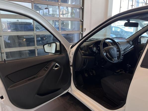 Lada (ВАЗ) Granta I Рестайлинг с пробегом 2023 года, цена 879 000 рублей, 64836 км, лифтбек, Автокод Объявления