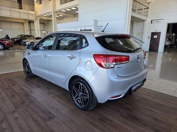 Kia Rio III Рестайлинг с пробегом 2016 года, цена 990 000 рублей, 115585 км, хэтчбек, Автокод Объявления