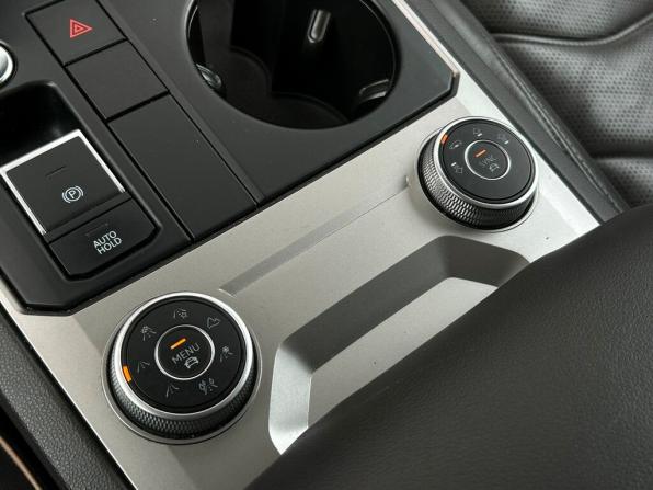 Volkswagen Touareg III с пробегом 2018 года, цена 3 798 900 рублей, 153158 км, внедорожник, Автокод Объявления