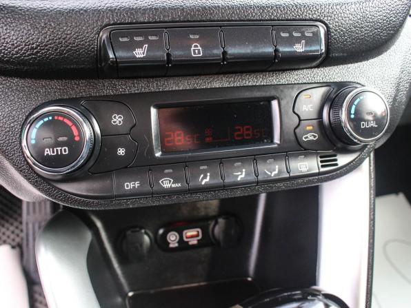 Kia Ceed II Рестайлинг с пробегом 2018 года, цена 1 148 800 рублей, 216000 км, универсал, Автокод Объявления