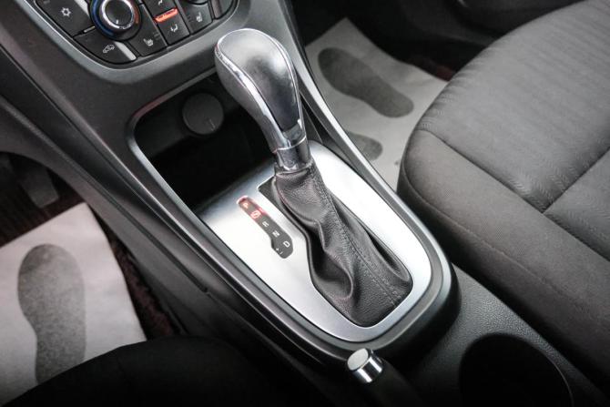 Opel Astra J с пробегом 2012 года, цена 899 000 рублей, 183000 км, хэтчбек, Автокод Объявления
