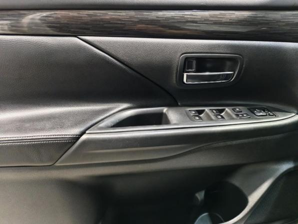Mitsubishi Outlander III Рестайлинг 2 с пробегом 2015 года, цена 1 729 000 рублей, 204120 км, внедорожник, Автокод Объявления