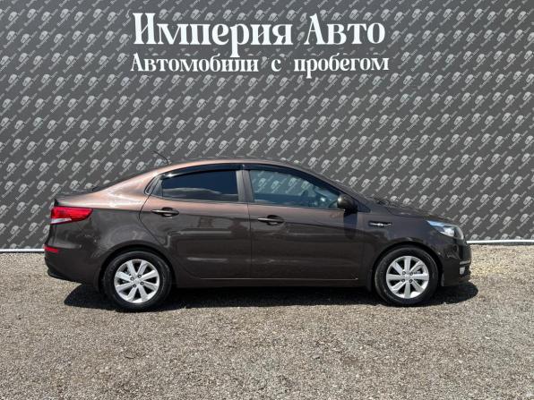 Kia Rio III Рестайлинг с пробегом 2016 года, цена 895 000 рублей, 133000 км, седан, Автокод Объявления