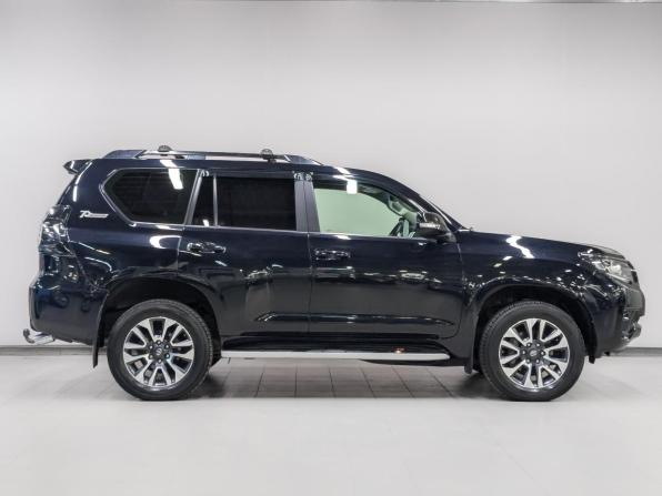 Toyota Land Cruiser Prado 150 Series Рестайлинг 2 с пробегом 2022 года, цена 7 300 000 рублей, 68165 км, внедорожник, Автокод Объявления