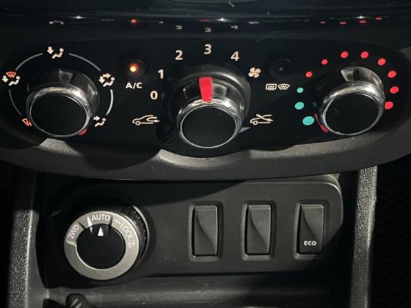 Renault Duster I Рестайлинг с пробегом 2015 года, цена 1 258 000 рублей, 135250 км, внедорожник, Автокод Объявления