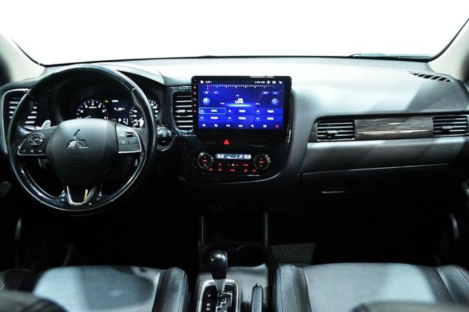 Mitsubishi Outlander III Рестайлинг 2 с пробегом 2015 года, цена 1 550 000 рублей, 181000 км, внедорожник, Автокод Объявления