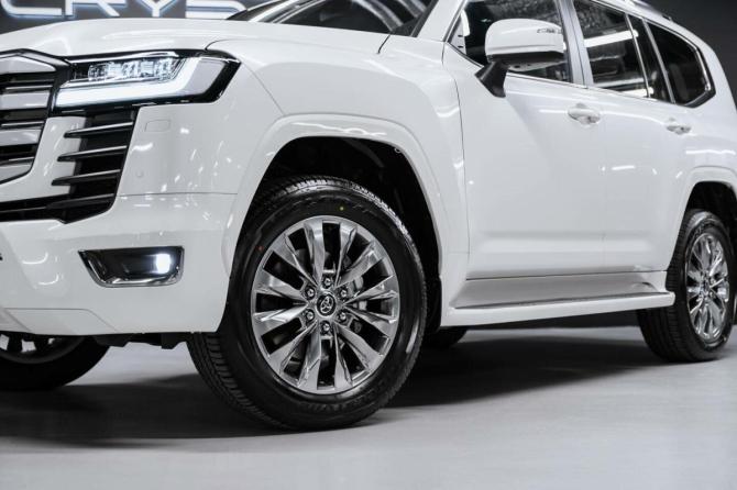 Новый Toyota Land Cruiser 300 Series 2026 года, цена 13 990 000 рублей, внедорожник, Автокод Объявления
