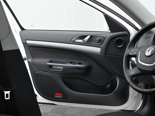 Skoda Octavia II (A5) Рестайлинг с пробегом 2012 года, цена 849 000 рублей, 111000 км, лифтбек, Автокод Объявления