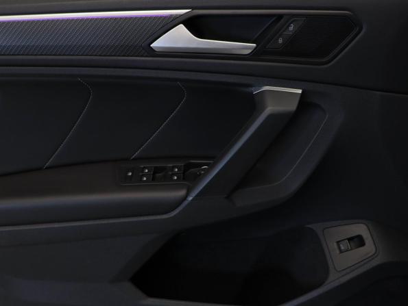 Volkswagen Tiguan II Рестайлинг с пробегом 2022 года, цена 3 749 000 рублей, 46660 км, внедорожник, Автокод Объявления