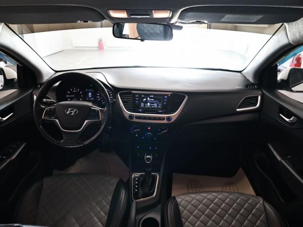 Hyundai Solaris II с пробегом 2018 года, цена 1 250 000 рублей, 164681 км, седан, Автокод Объявления