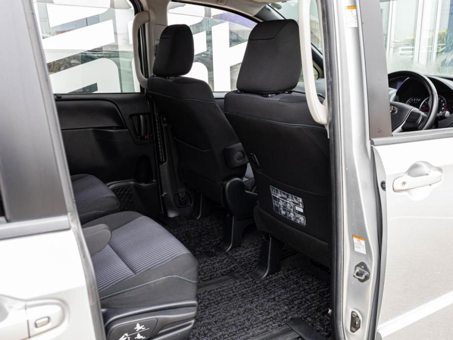 Toyota Voxy III (R80) Краснодар  - изображение 13