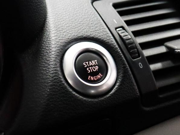 BMW 1 серии I (E81/E82/E87/E88) Рестайлинг с пробегом 2011 года, цена 925 000 рублей, 100000 км, хэтчбек, Автокод Объявления
