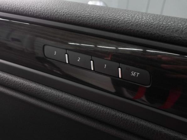 Volkswagen Touareg II с пробегом 2012 года, цена 1 939 000 рублей, 299196 км, внедорожник, Автокод Объявления