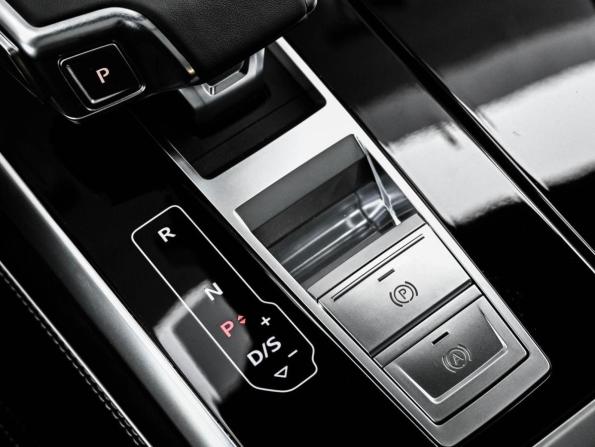Audi Q7 II (4M) Рестайлинг 2 с пробегом 2025 года, цена 9 899 000 рублей, 35 км, внедорожник, Автокод Объявления
