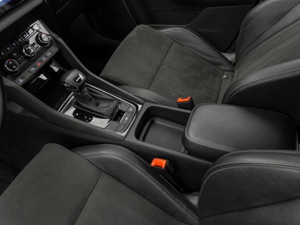 Skoda Karoq I с пробегом 2020 года, цена 2 480 000 рублей, 81803 км, внедорожник, Автокод Объявления