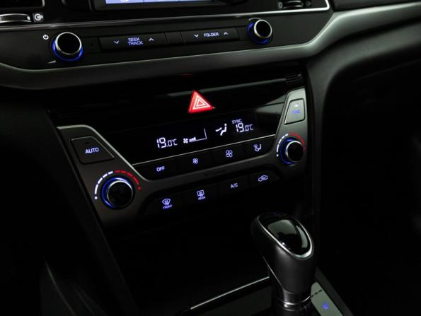 Hyundai Elantra VI (AD) с пробегом 2017 года, цена 1 680 000 рублей, 49192 км, седан, Автокод Объявления