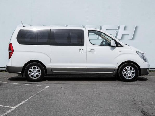 Hyundai H-1 II с пробегом 2015 года, цена 2 070 000 рублей, 215210 км, фургон, Автокод Объявления