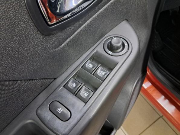 Renault Kaptur I с пробегом 2016 года, цена 1 660 000 рублей, 93590 км, внедорожник, Автокод Объявления