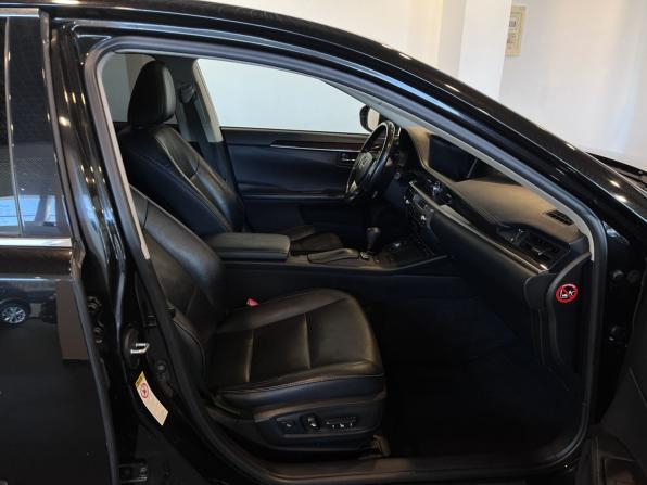 Lexus ES VI с пробегом 2014 года, цена 2 250 000 рублей, 192837 км, седан, Автокод Объявления