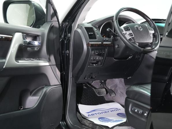 Toyota Land Cruiser 200 Series Рестайлинг 1 с пробегом 2012 года, цена 4 250 000 рублей, 198456 км, внедорожник, Автокод Объявления