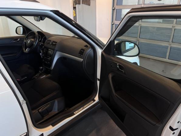 Skoda Yeti I Рестайлинг с пробегом 2016 года, цена 1 388 000 рублей, 181025 км, внедорожник, Автокод Объявления