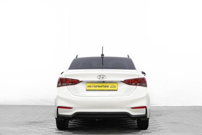 Hyundai Solaris II с пробегом 2017 года, цена 999 000 рублей, 150000 км, седан, Автокод Объявления