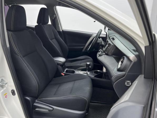 Toyota RAV4 IV (XA40) Рестайлинг с пробегом 2017 года, цена 2 350 000 рублей, 133792 км, внедорожник, Автокод Объявления