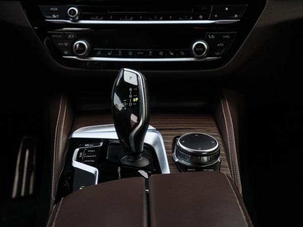 BMW 5 серии VII (G30/G31/G38) с пробегом 2017 года, цена 3 699 000 рублей, 189000 км, седан, Автокод Объявления