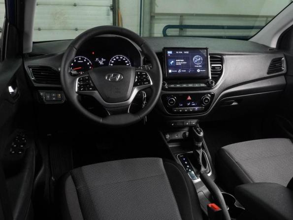 Hyundai Solaris II Рестайлинг с пробегом 2021 года, цена 1 699 000 рублей, 36575 км, седан, Автокод Объявления