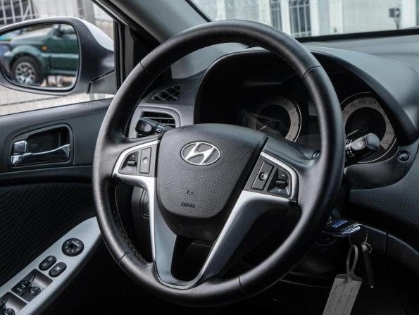 Hyundai Solaris I с пробегом 2013 года, цена 949 000 рублей, 184926 км, седан, Автокод Объявления