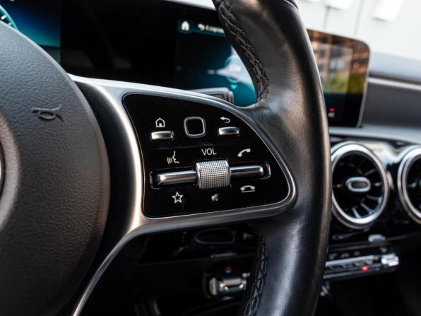 Mercedes-Benz A-Класс IV (W177) с пробегом 2019 года, цена 2 445 000 рублей, 88129 км, хэтчбек, Автокод Объявления