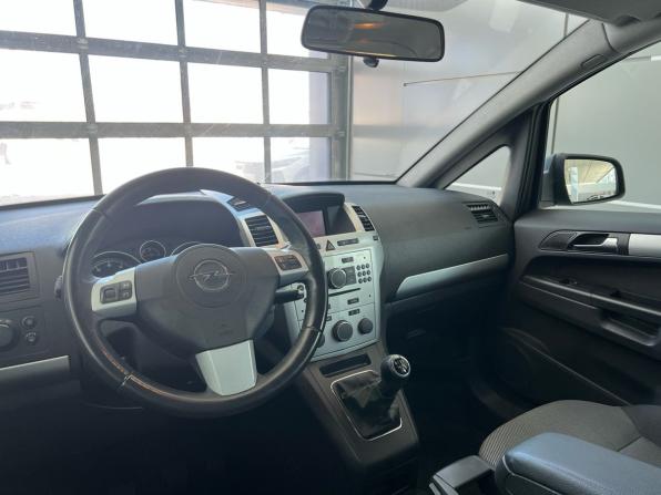 Opel Zafira B Рестайлинг с пробегом 2012 года, цена 799 000 рублей, 91462 км, компактвэн, Автокод Объявления