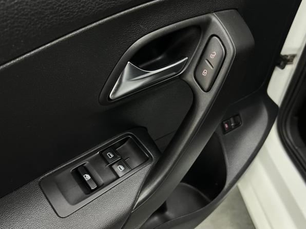 Volkswagen Polo V Рестайлинг с пробегом 2018 года, цена 1 160 000 рублей, 122000 км, седан, Автокод Объявления