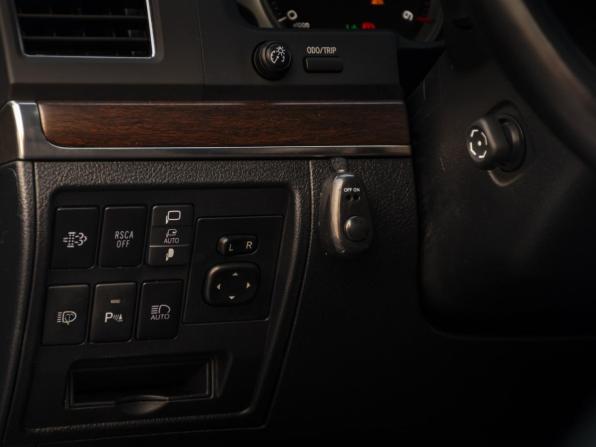 Toyota Land Cruiser 200 Series Рестайлинг 2 с пробегом 2020 года, цена 6 600 000 рублей, 171559 км, внедорожник, Автокод Объявления