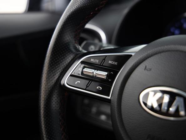 Kia K3 II с пробегом 2021 года, цена 2 049 000 рублей, 99693 км, хэтчбек, Автокод Объявления