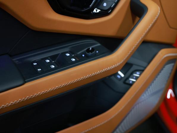 Lamborghini Urus I Рестайлинг с пробегом 2025 года, цена 43 000 000 рублей, 82 км, внедорожник, Автокод Объявления